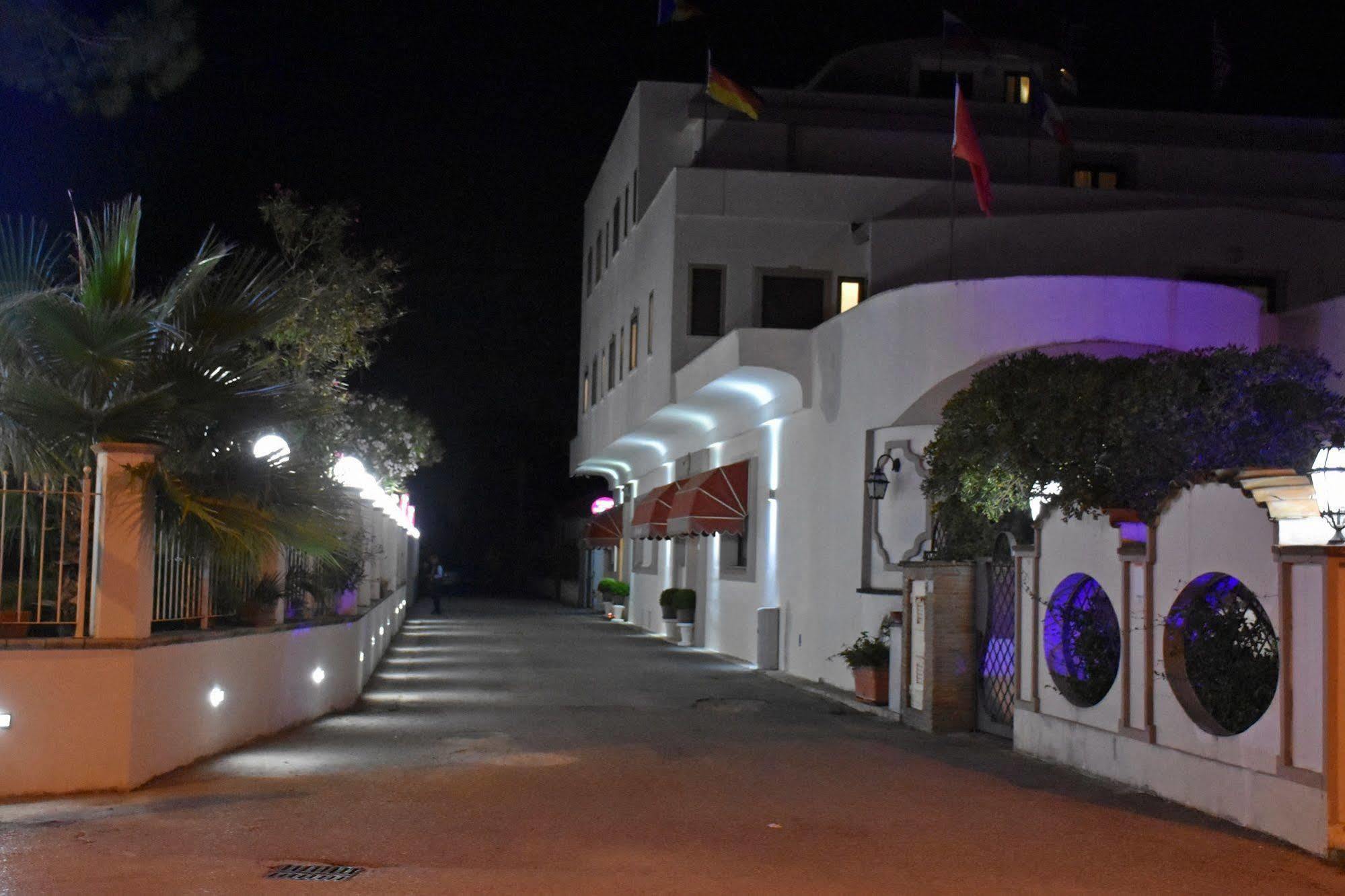 Hotel Joy กัสเตลโวลตูร์โน ภายนอก รูปภาพ