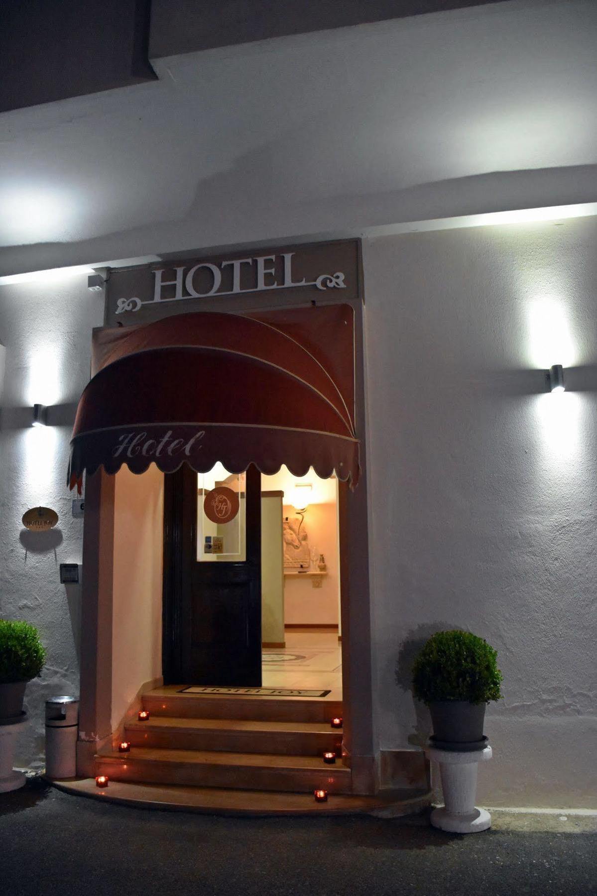 Hotel Joy กัสเตลโวลตูร์โน ภายนอก รูปภาพ
